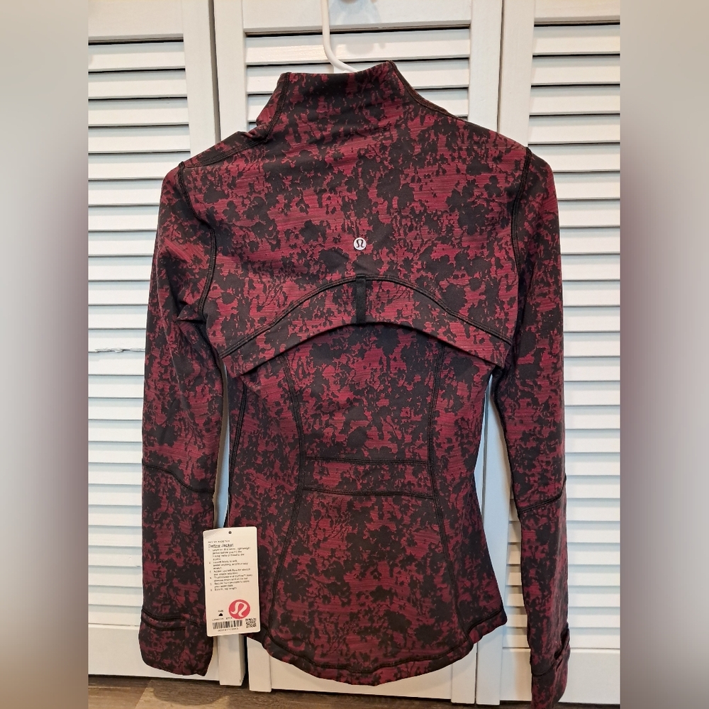NWT Lululemon Maroon and Black Floral Define Jacket Size 4 - Picture 2 of 5